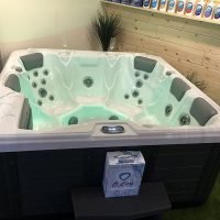 oec_everest_hot_tub_009