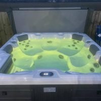 oec_everest_hot_tub_010